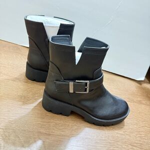 New ZODIAC Women's Miller-2 Fashion Buckle Ankle Bootie Black size 6